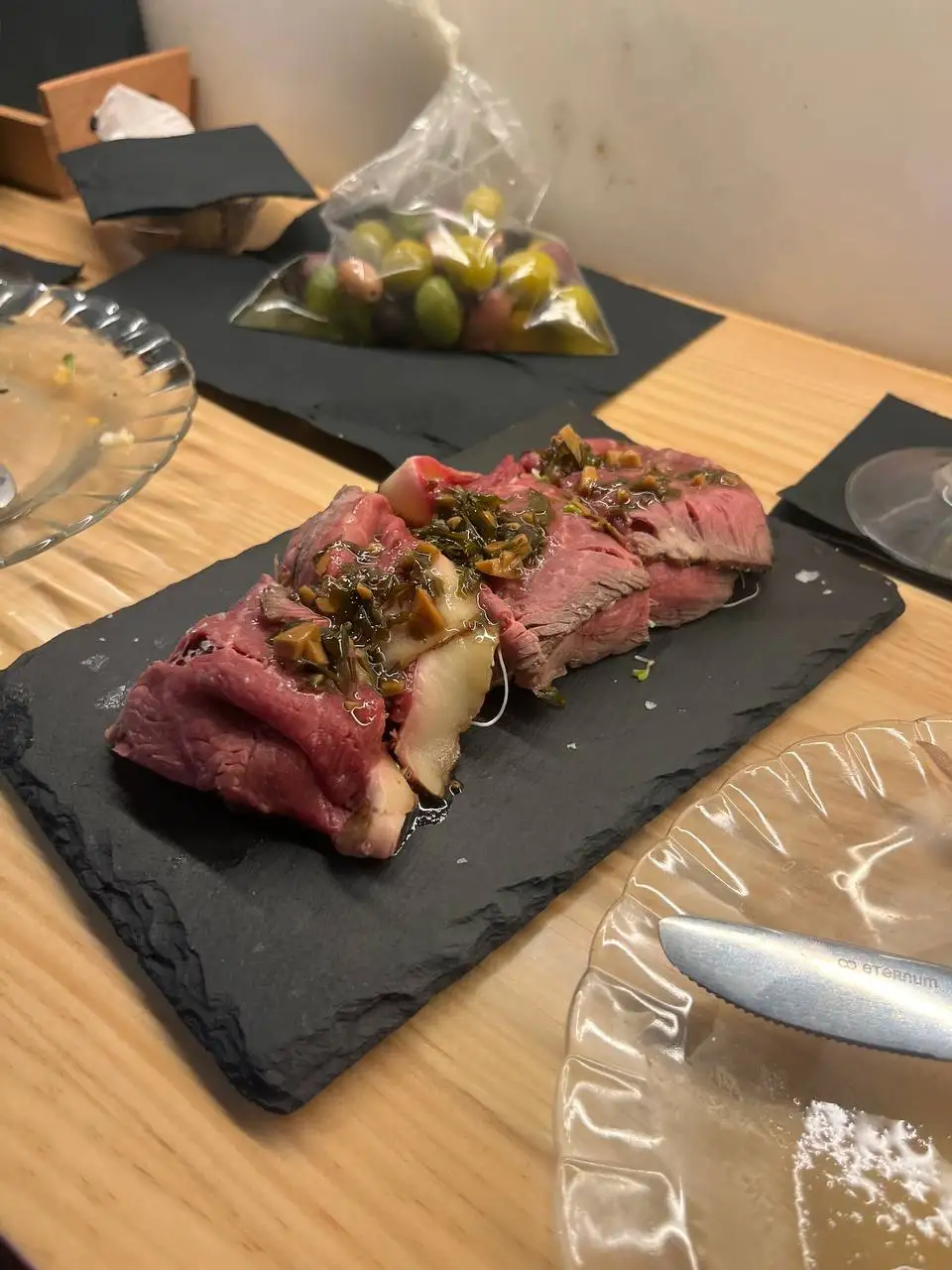 Tosta de roast beef, germinados y Perrins