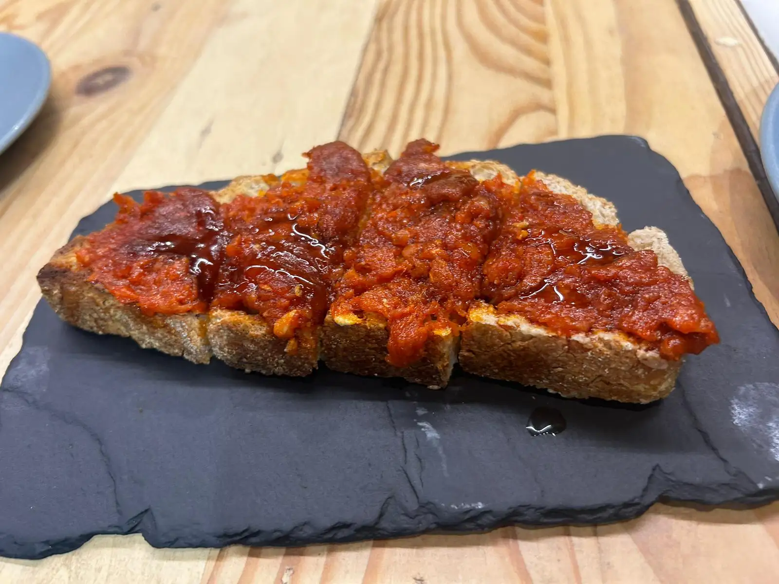 Tosta de sobrasada con miel